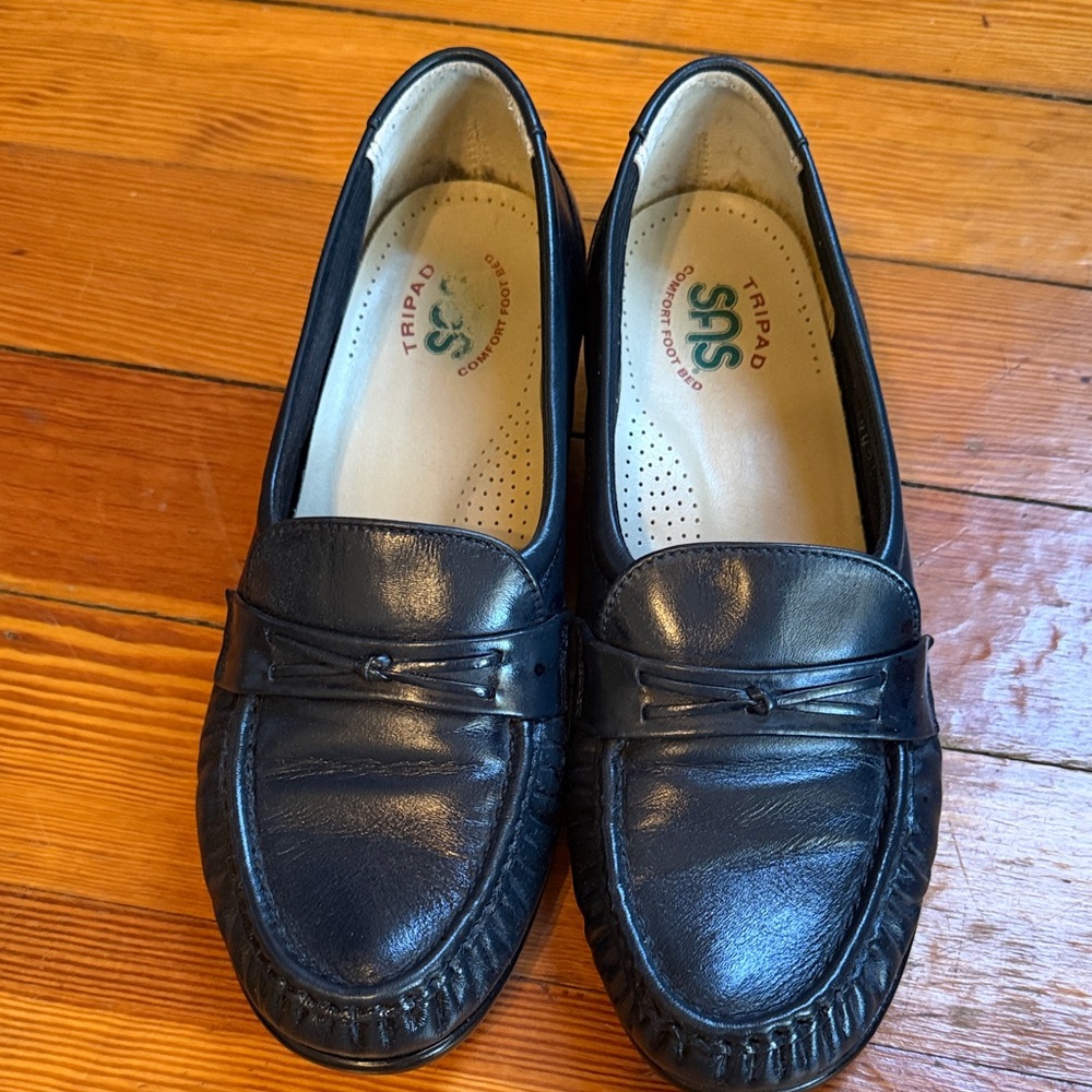 SAS Black Leather Women's Slip-On Loafers